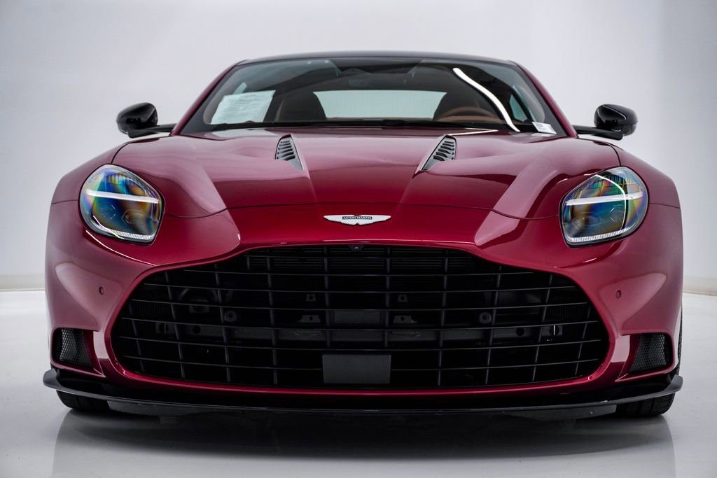 Used 2025 Aston Martin Vanquish RWD image 5