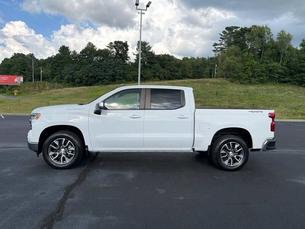 Used 2023 Chevrolet Silverado 1500 LT AWD/4WD image 5