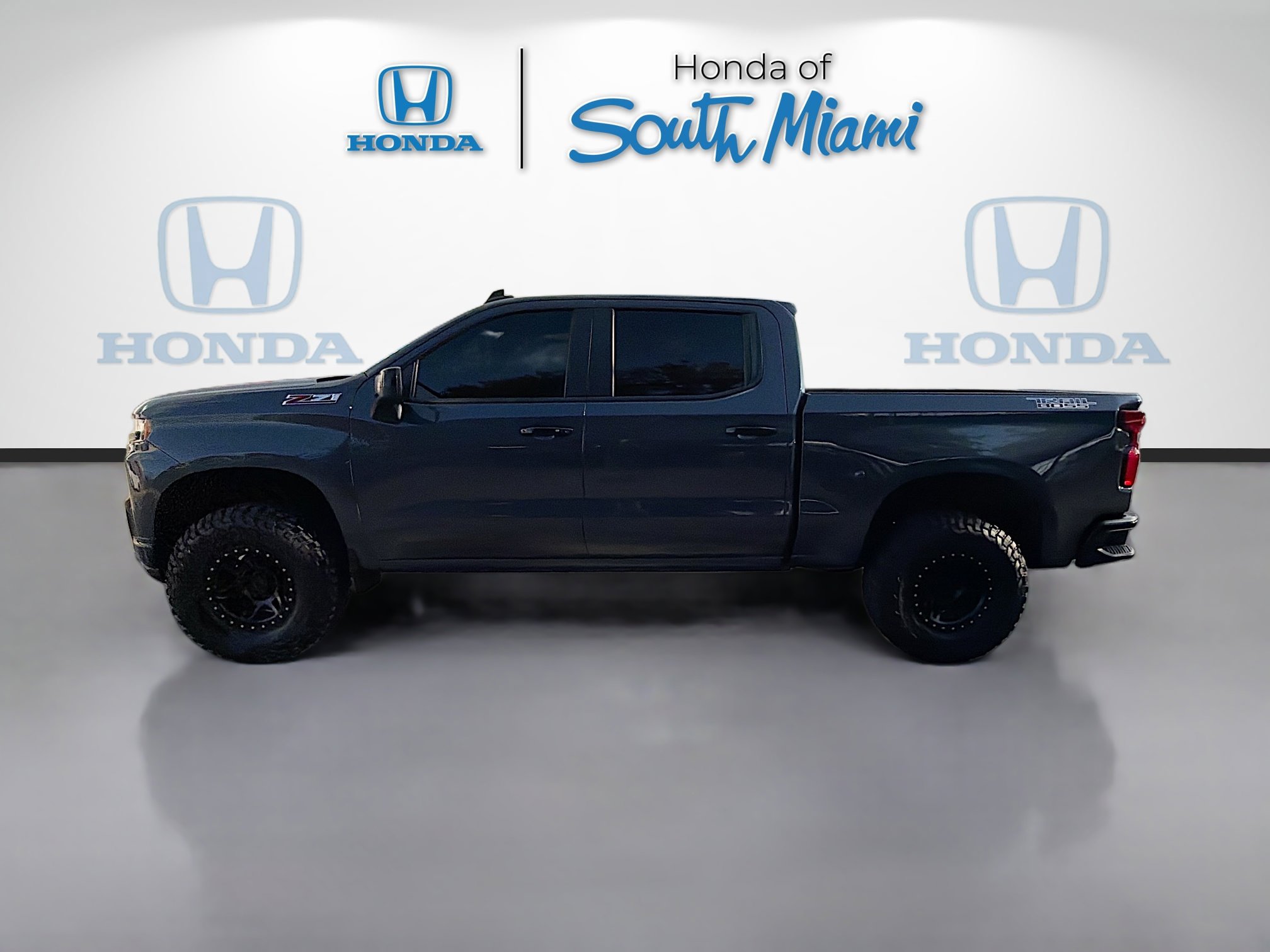 Used 2020 Chevrolet Silverado 1500 LT Trail Boss image 4