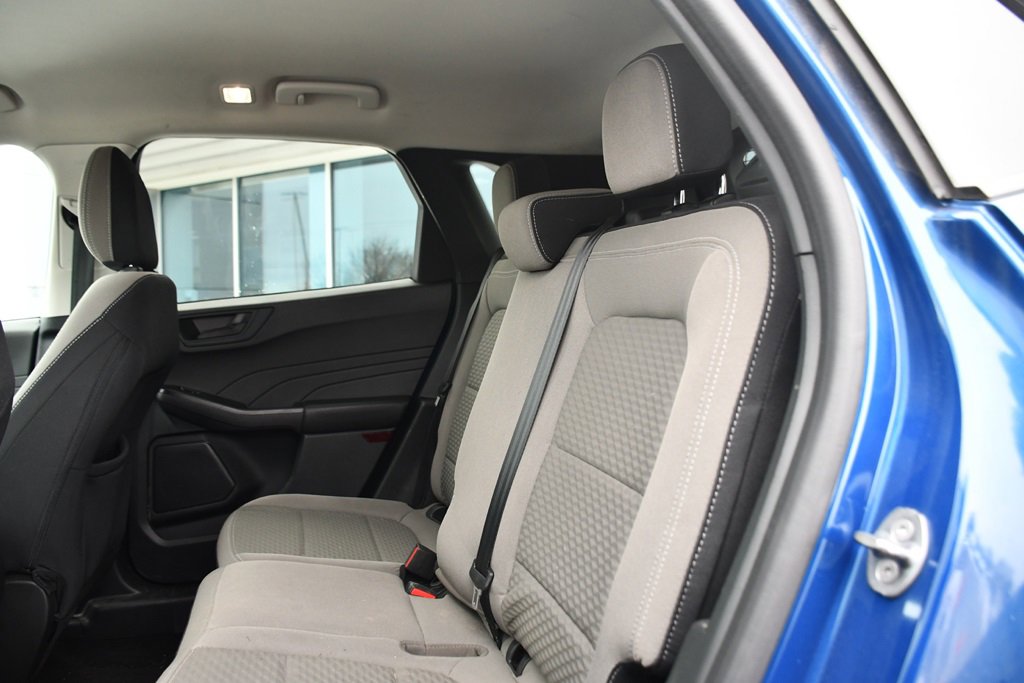 Used 2022 Ford Escape SE image 18