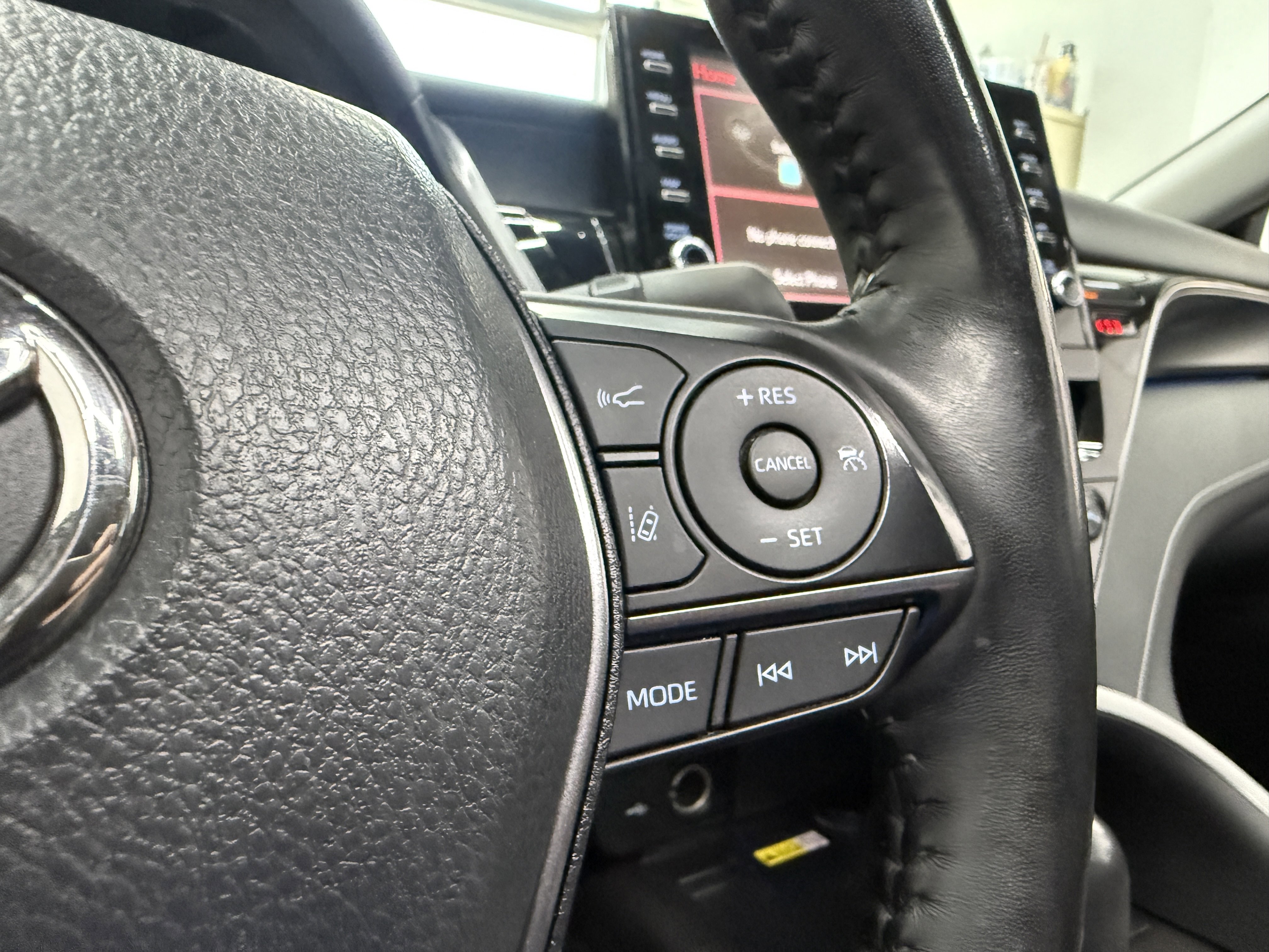 Used 2023 Toyota Camry XSE FWD image 15
