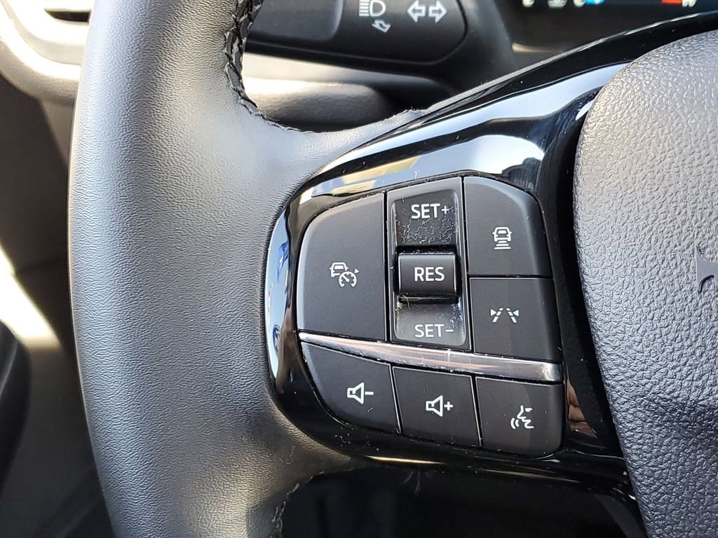 Certified 2025 Ford Escape Platinum AWD/4WD image 16