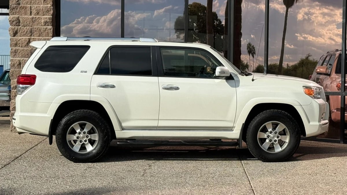 Used 2012 Toyota 4Runner SR5 w/ Premium Pkg AWD/4WD image 14