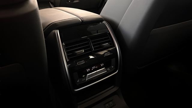 Used 2026 BMW X7 M60i image 53