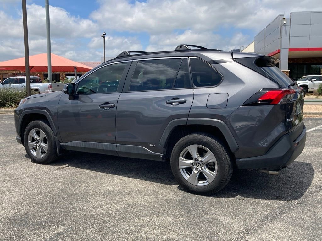 Used 2024 Toyota RAV4 XLE AWD/4WD image 5