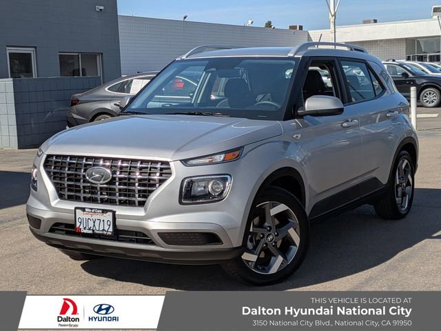 Used 2025 Hyundai Venue SEL image 1