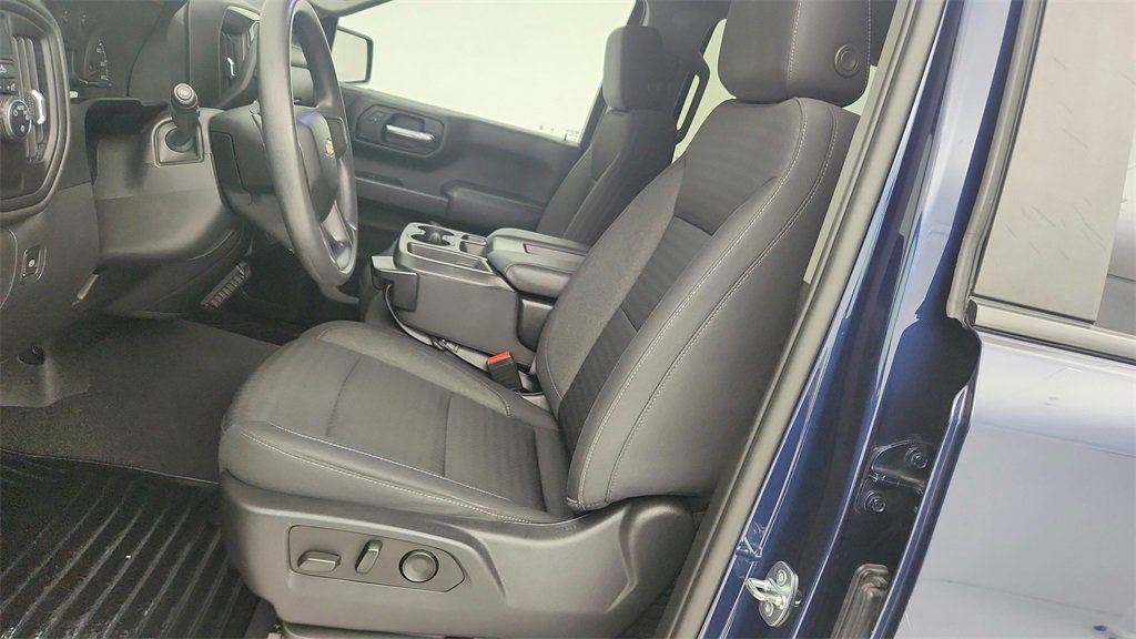 Certified 2023 Chevrolet Silverado 1500 Custom w/ LPO, Dark Essentials Package image 17