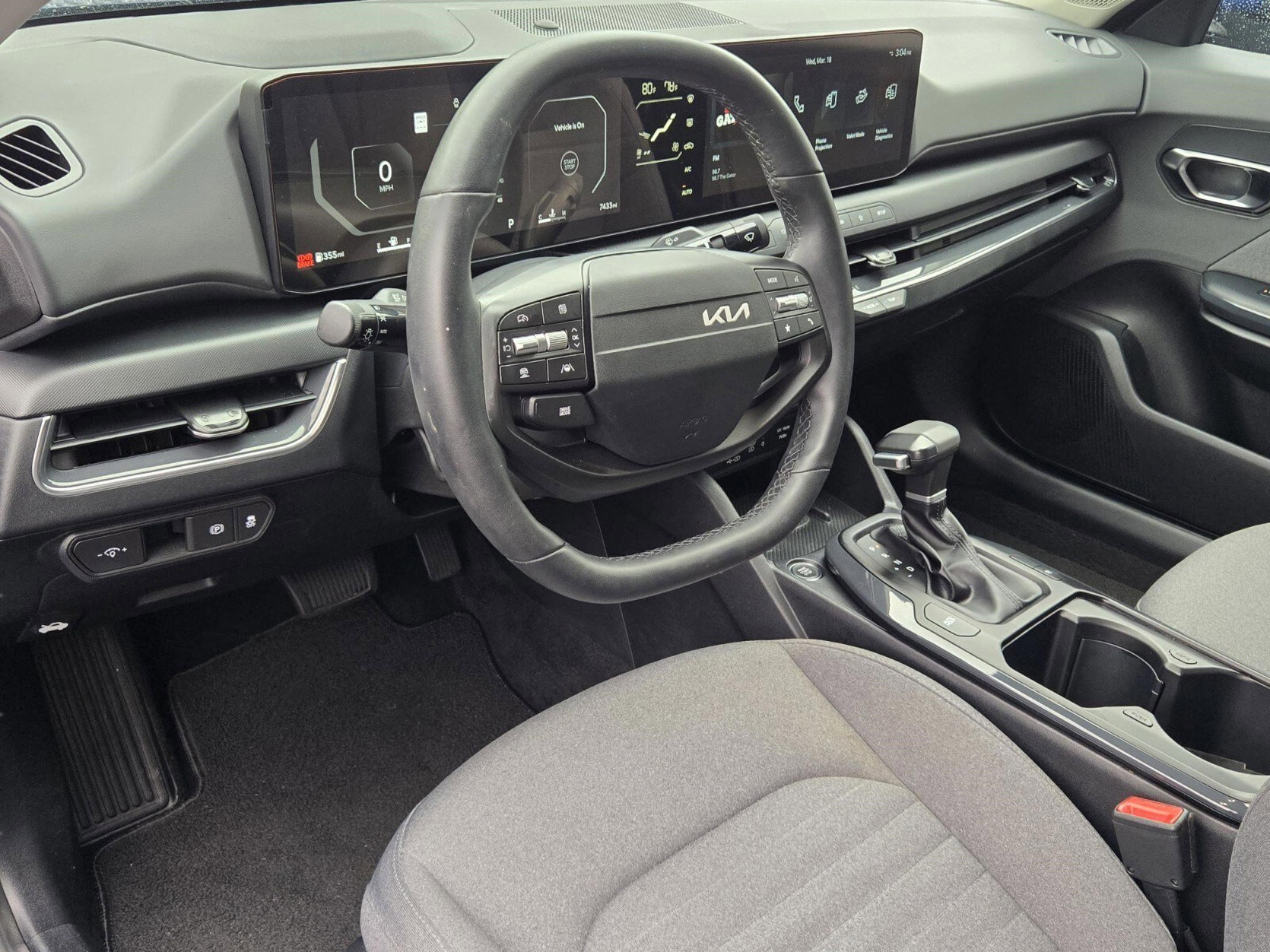 Used 2025 Kia K4 EX image 34