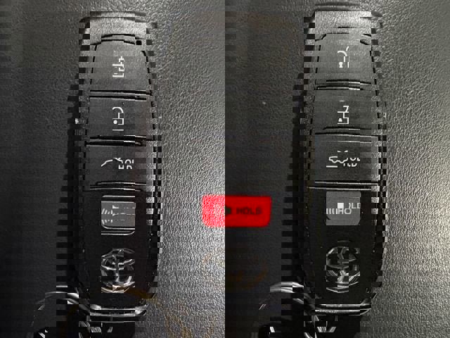 Used 2023 Toyota Crown Limited image 21