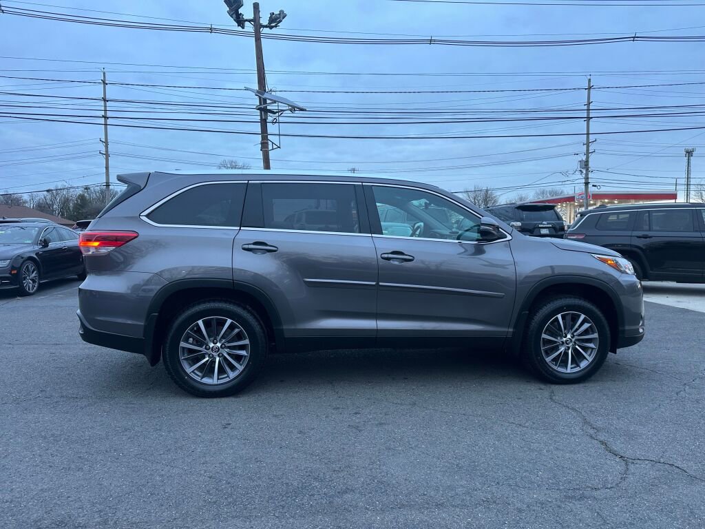 Used 2019 Toyota Highlander XLE image 8