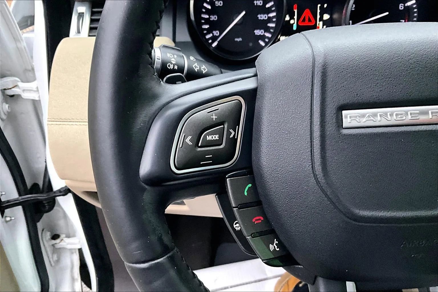 Used 2013 Land Rover Range Rover Evoque Pure Premium image 17