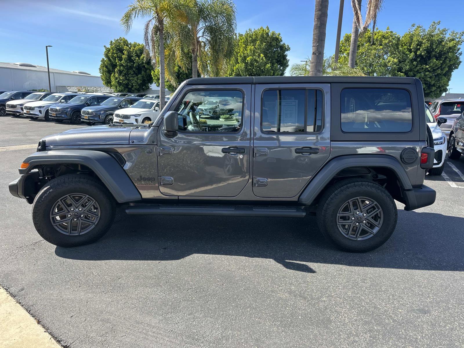 Used 2024 Jeep Wrangler Unlimited Sport image 7