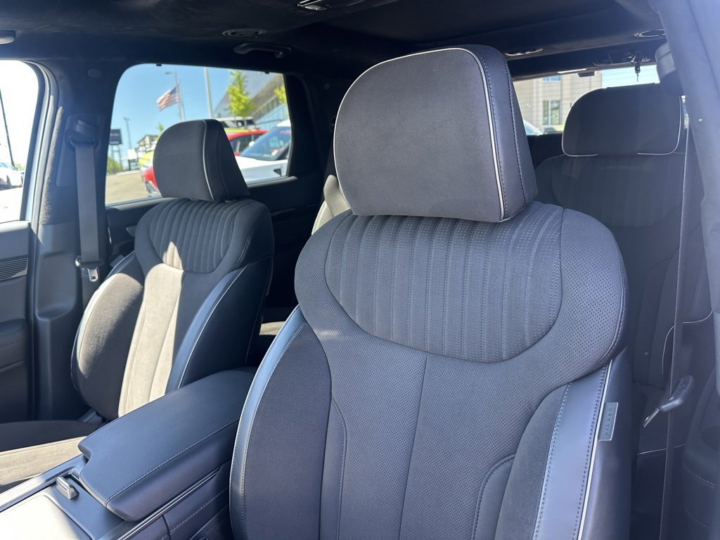 Certified 2025 Hyundai Palisade Calligraphy image 12