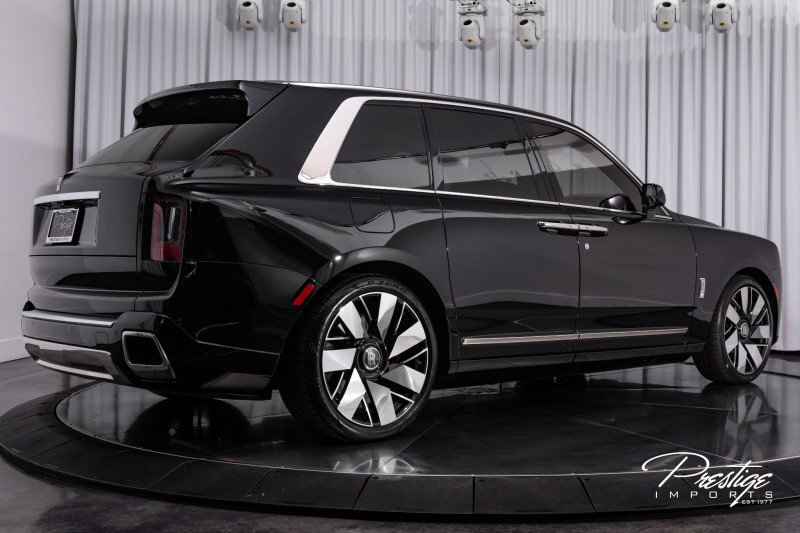 Used 2025 Rolls-Royce Cullinan image 17