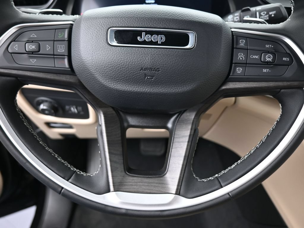 Used 2026 Jeep Grand Cherokee Limited RWD image 22