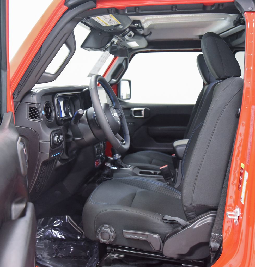 Used 2025 Jeep Wrangler Unlimited Rubicon 4xe w/ Convenience Group image 2