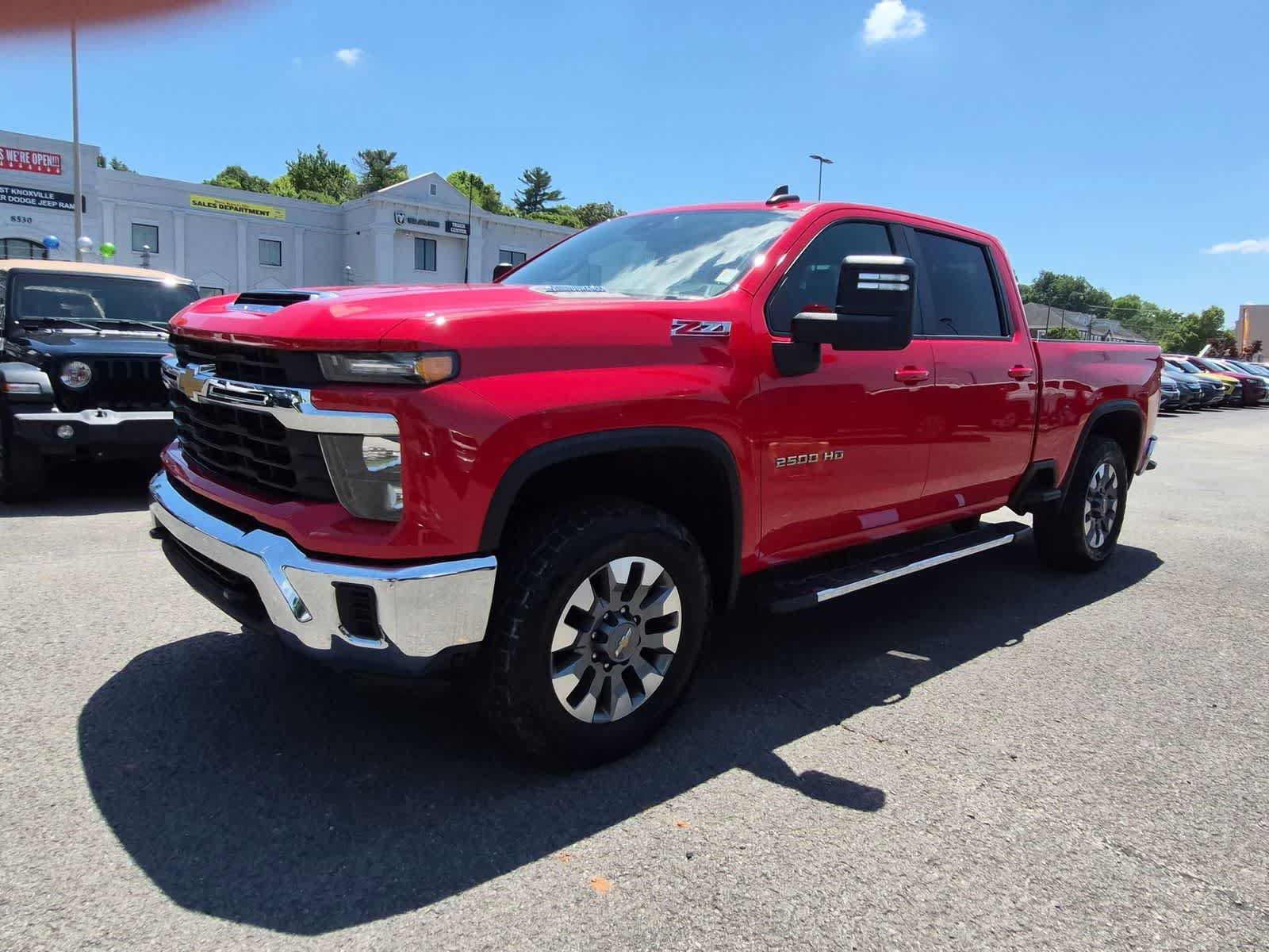 Used 2024 Chevrolet Silverado 2500 LT AWD/4WD image 4