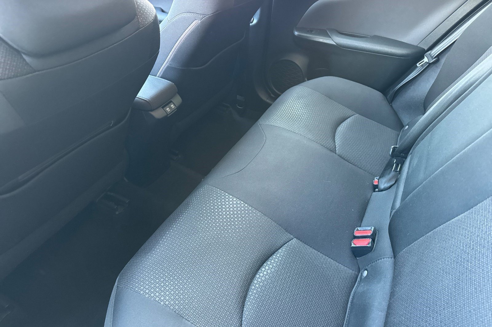Certified 2022 Toyota Prius LE FWD image 26
