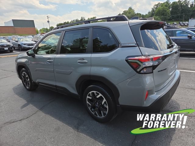 Used 2025 Subaru Forester Premium AWD/4WD image 5
