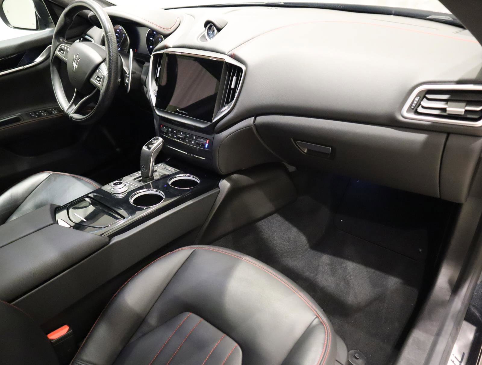 Used 2022 Maserati Ghibli Modena Q4 image 16