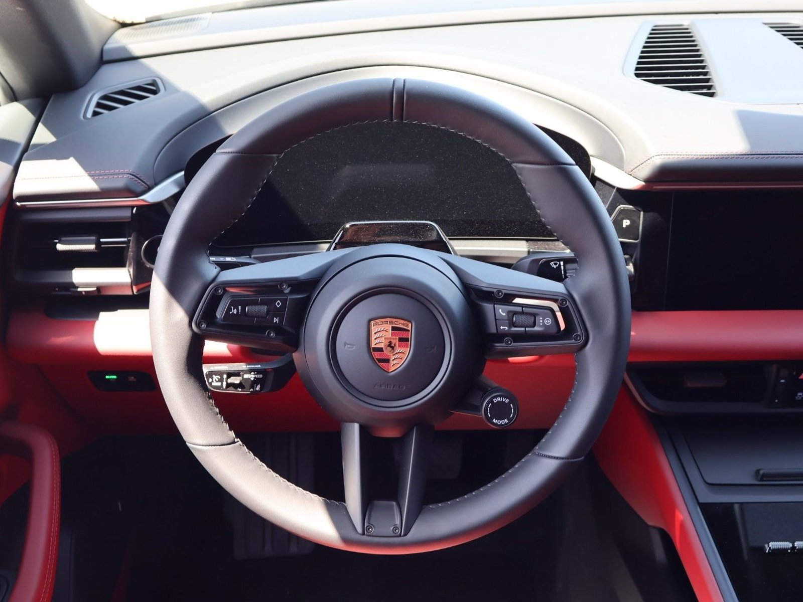 New 2026 Porsche Macan Electric RWD image 15
