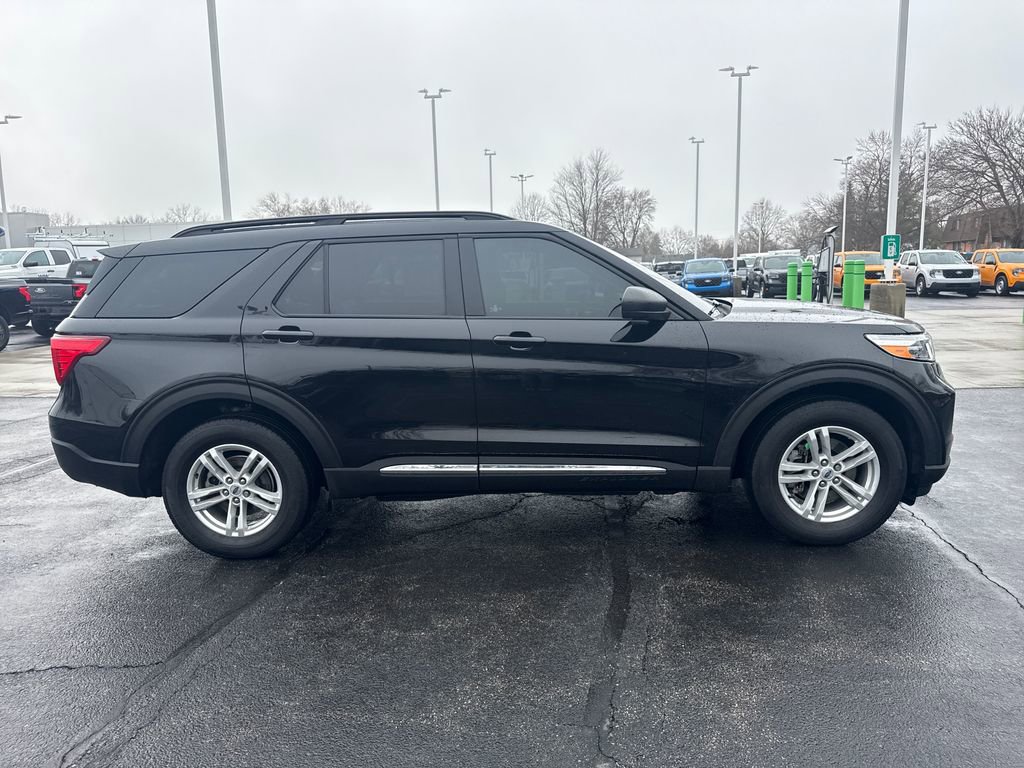 Used 2023 Ford Explorer XLT w/ Equipment Group 202A AWD/4WD image 7
