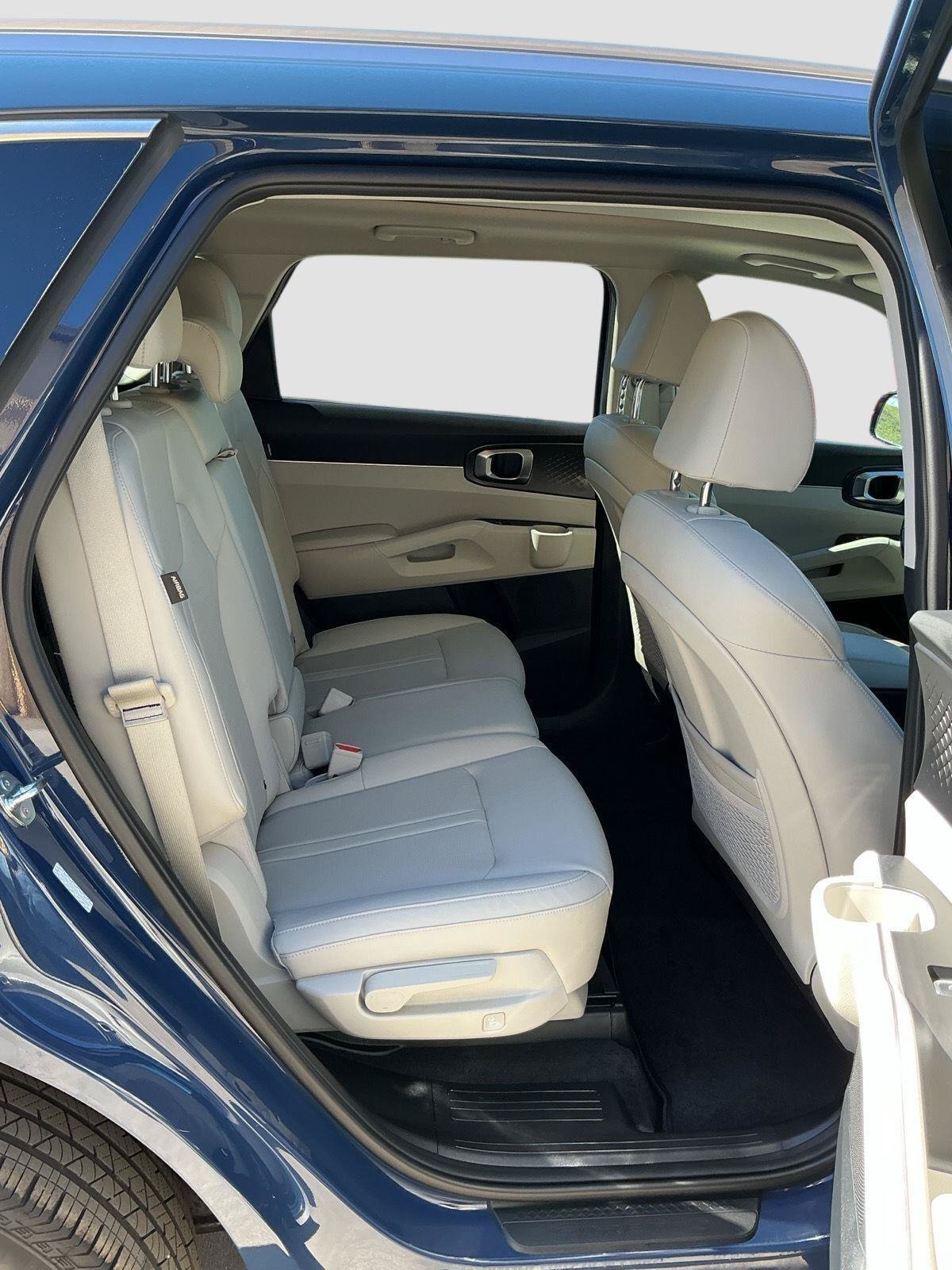 Certified 2025 Kia Sorento S w/ Panoramic Sunroof Package AWD/4WD image 23