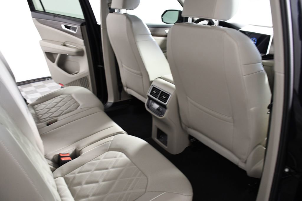 Used 2025 Volkswagen Atlas SEL Premium R-Line image 22