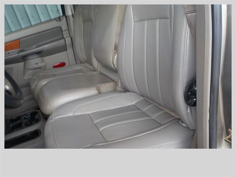 Used 2007 Dodge Ram 2500 Truck Laramie w/ Protection Group AWD/4WD image 2