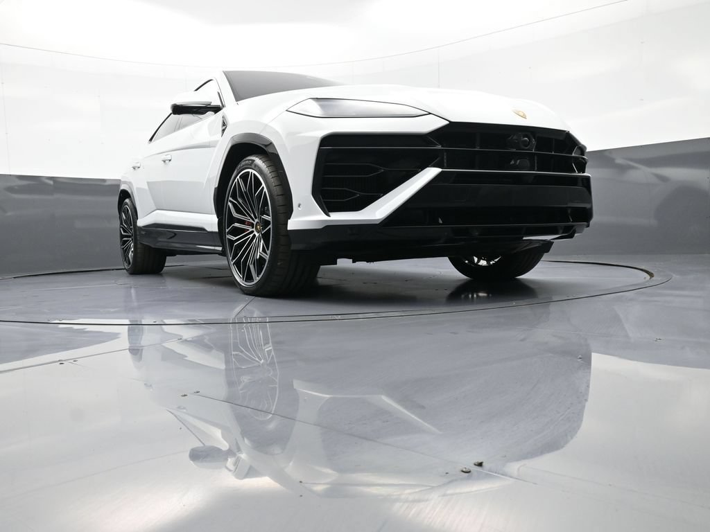 Used 2025 Lamborghini Urus SE AWD/4WD image 35