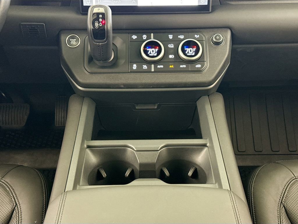 Used 2025 Land Rover Defender 110 S image 12