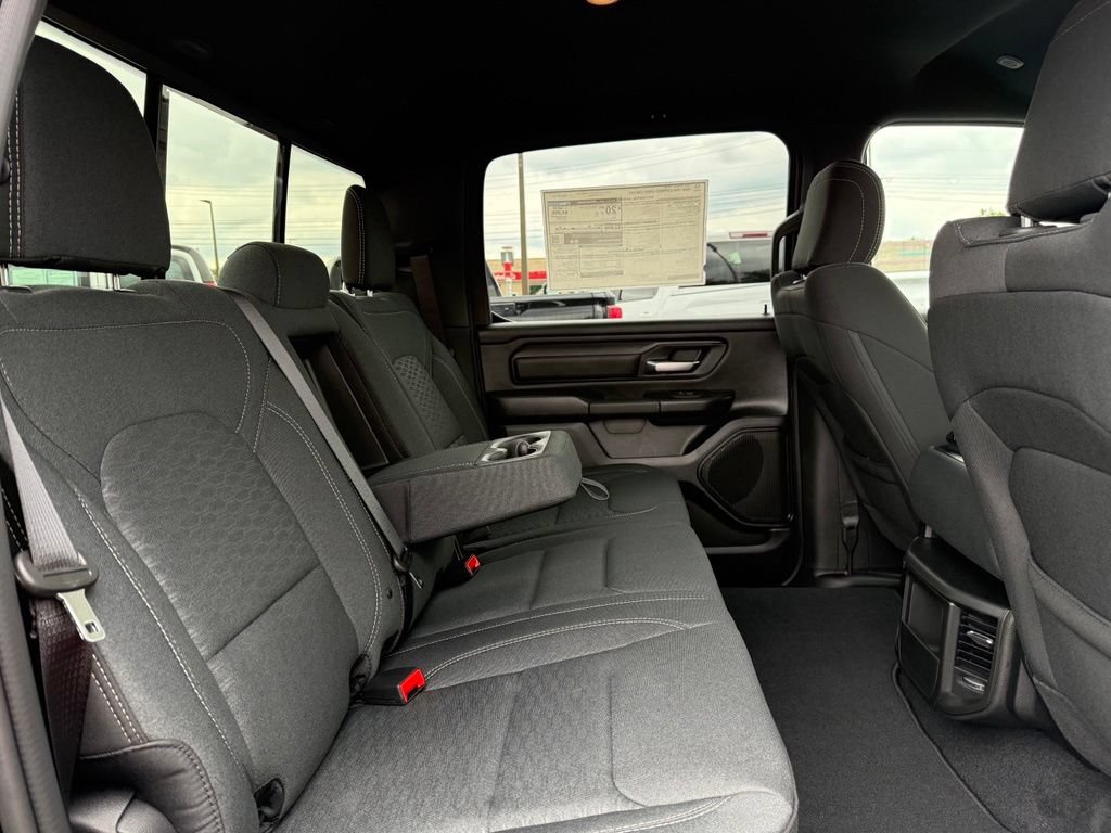 New 2026 RAM 1500 Express AWD/4WD image 16