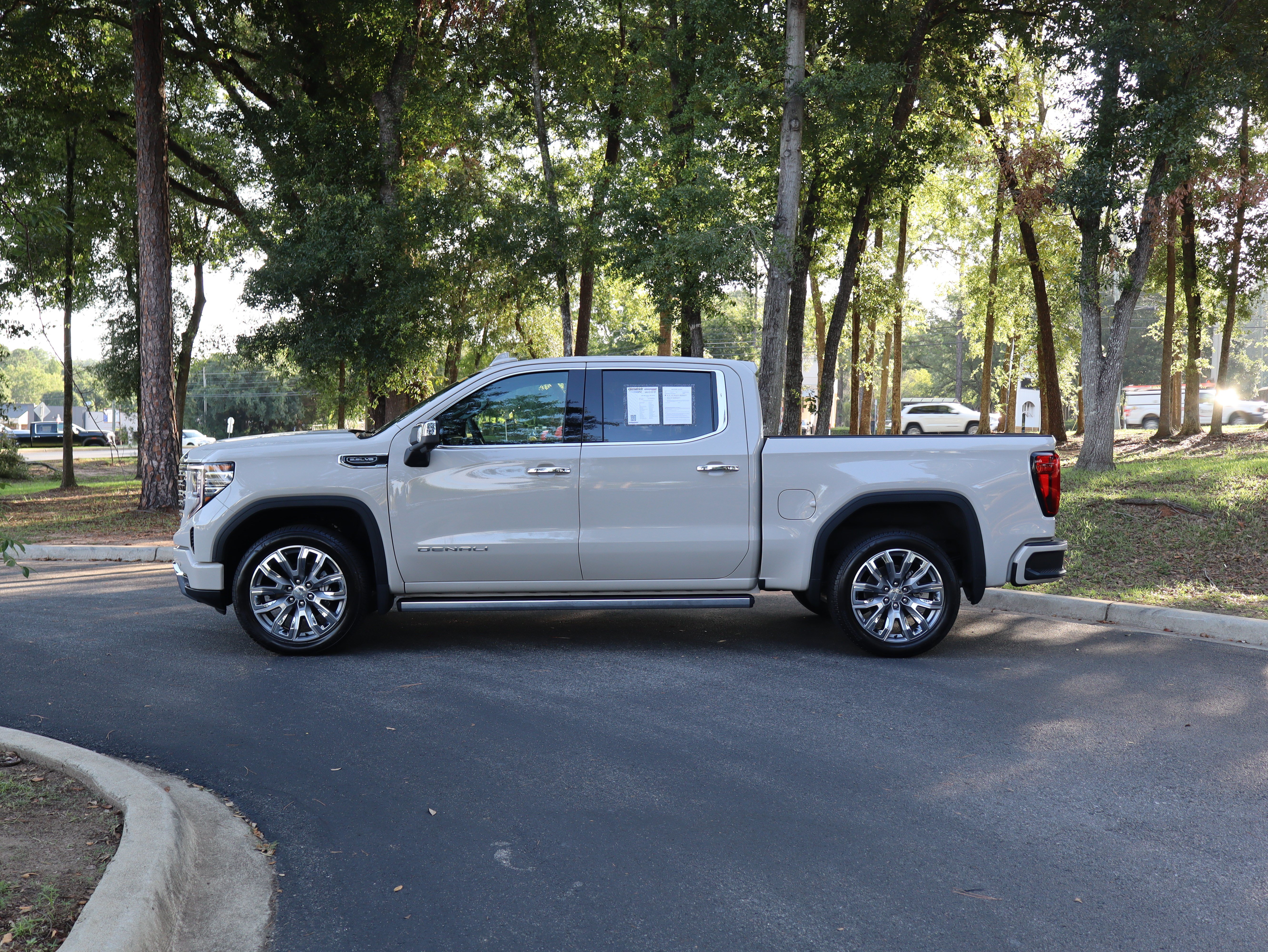 Used 2026 GMC Sierra 1500 Denali w/ Denali Reserve Package AWD/4WD image 6