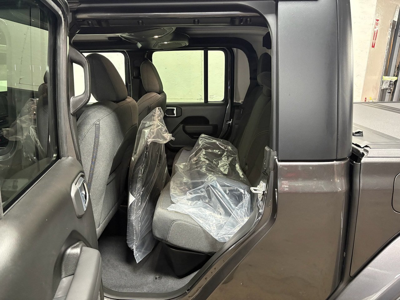 New 2026 Jeep Gladiator Sport AWD/4WD image 11
