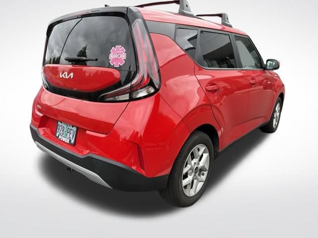 Used 2023 Kia Soul LX w/ LX Technology Package FWD image 3