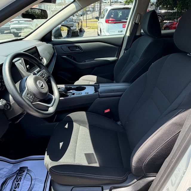 Used 2024 Nissan Rogue S FWD image 27