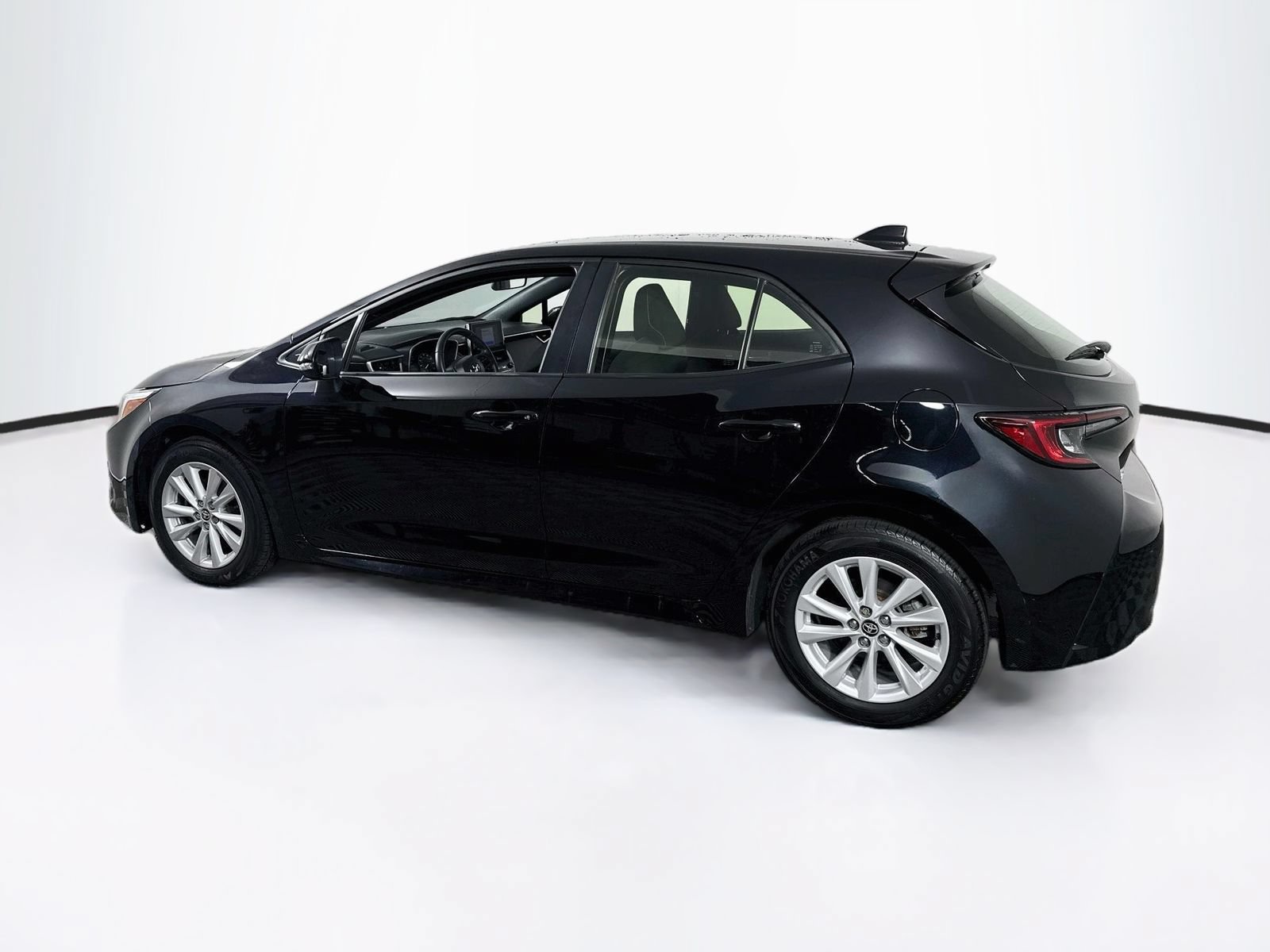Certified 2024 Toyota Corolla SE FWD image 5
