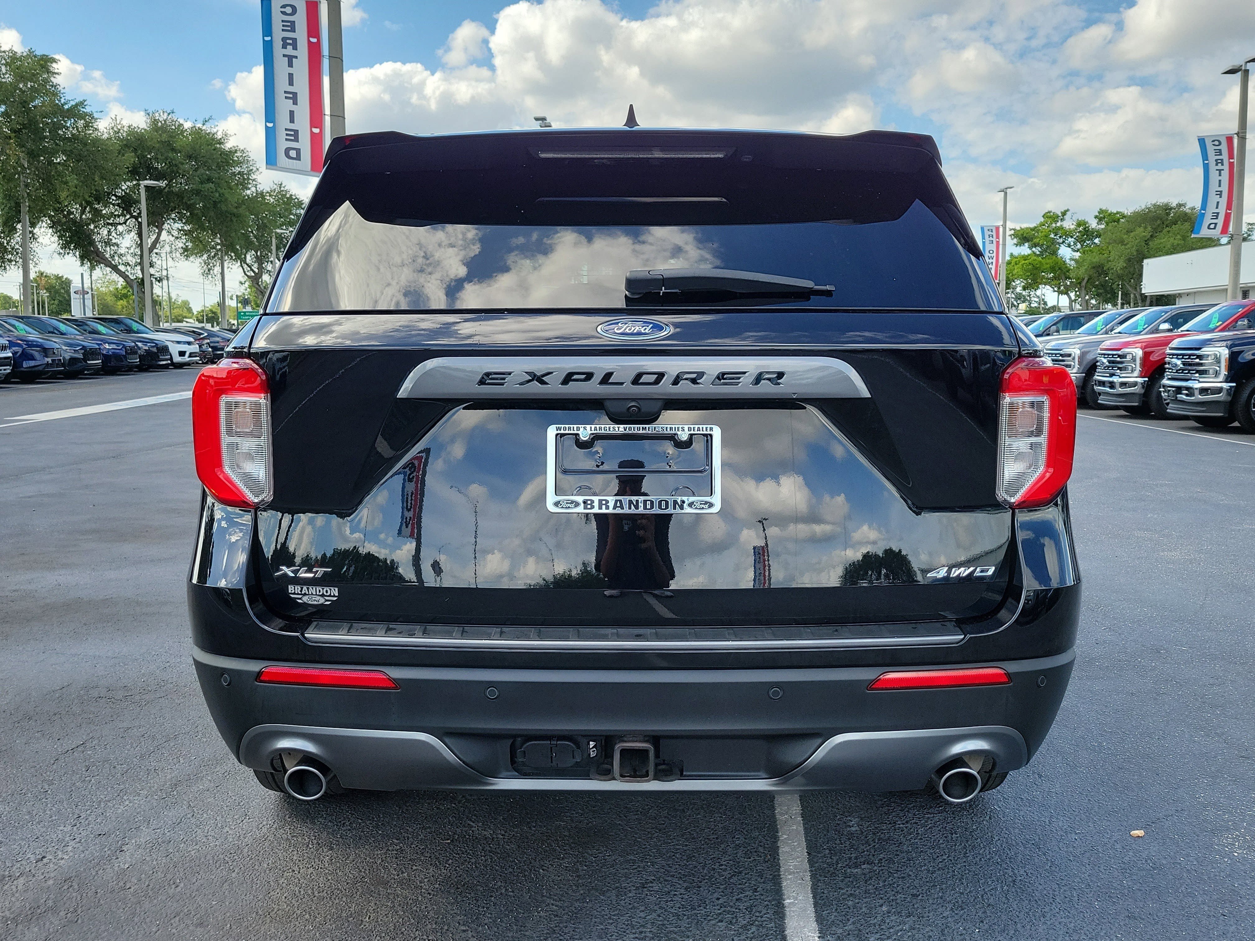 Certified 2023 Ford Explorer XLT w/ Equipment Group 202A AWD/4WD image 8