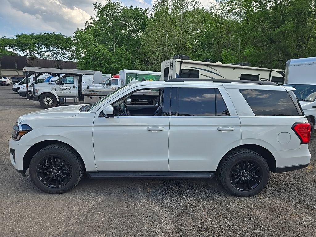 Used 2024 Ford Expedition XLT AWD/4WD image 9