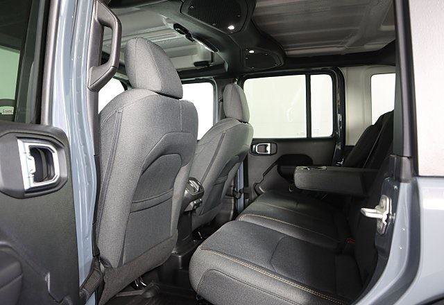 Used 2024 Jeep Wrangler Willys image 23