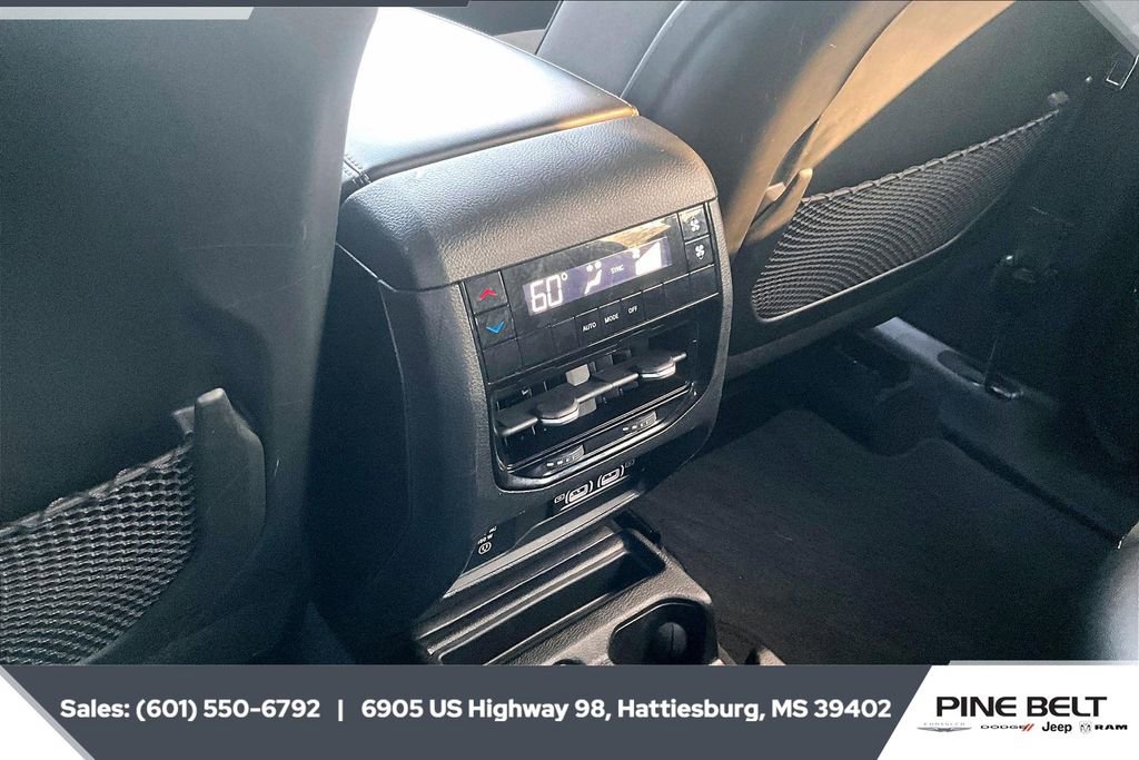 Used 2021 Jeep Grand Cherokee L Laredo image 24