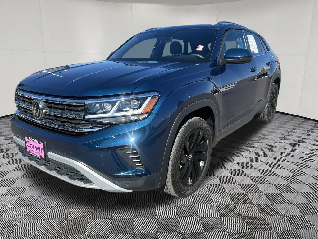 Used 2023 Volkswagen Atlas Cross Sport SE w/ Panoramic Sunroof Package AWD/4WD image 3