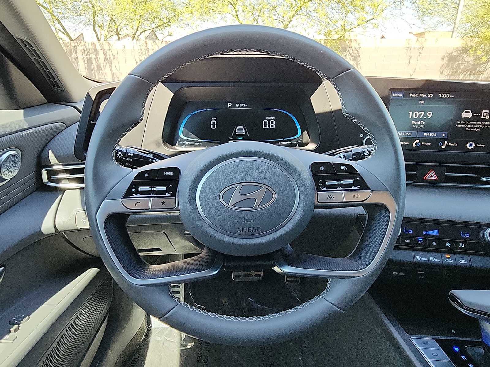 Used 2025 Hyundai Elantra Sport image 11