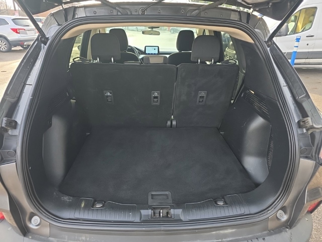 Used 2020 Ford Escape SE image 19