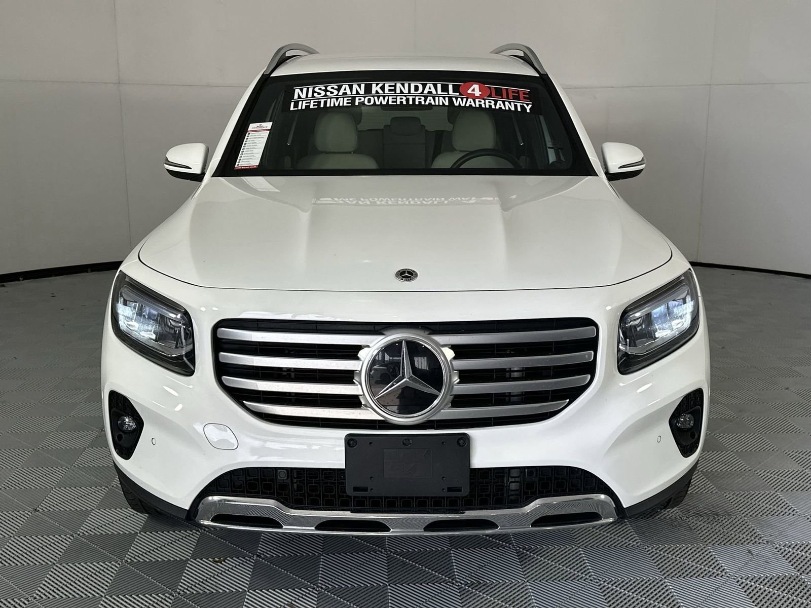 Used 2025 Mercedes-Benz GLB 250 image 3