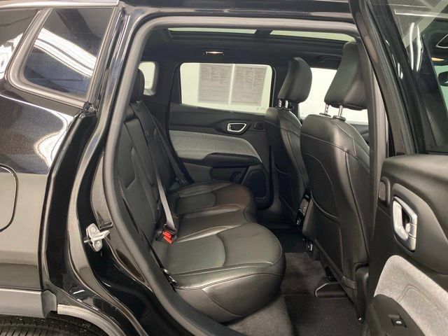 Used 2023 Jeep Compass Latitude w/ Sun and Sound Group AWD/4WD image 26