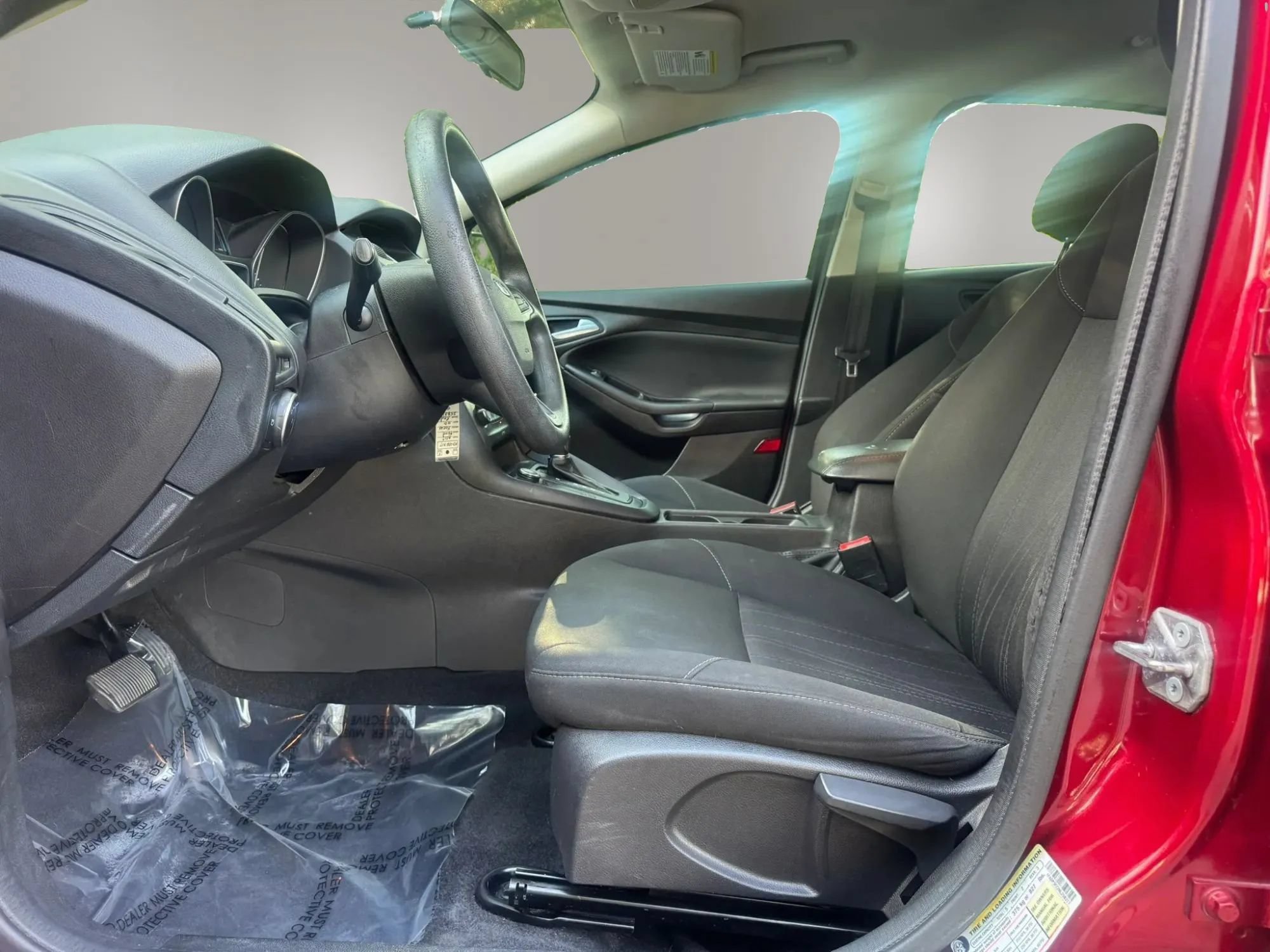Used 2017 Ford Focus SE FWD image 14