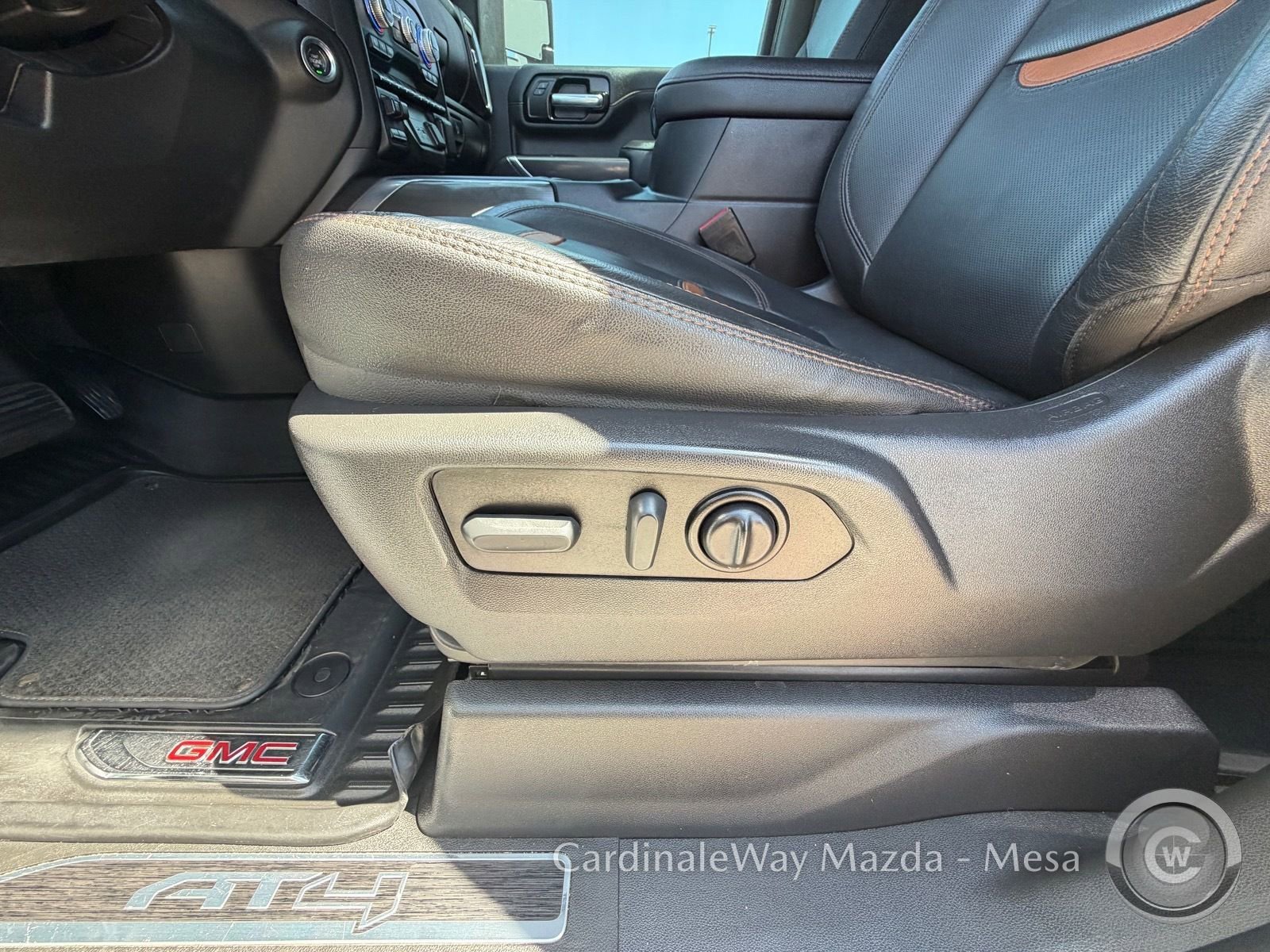 Used 2022 GMC Sierra 2500 AT4 w/ Gooseneck/5TH Wheel Package AWD/4WD image 17