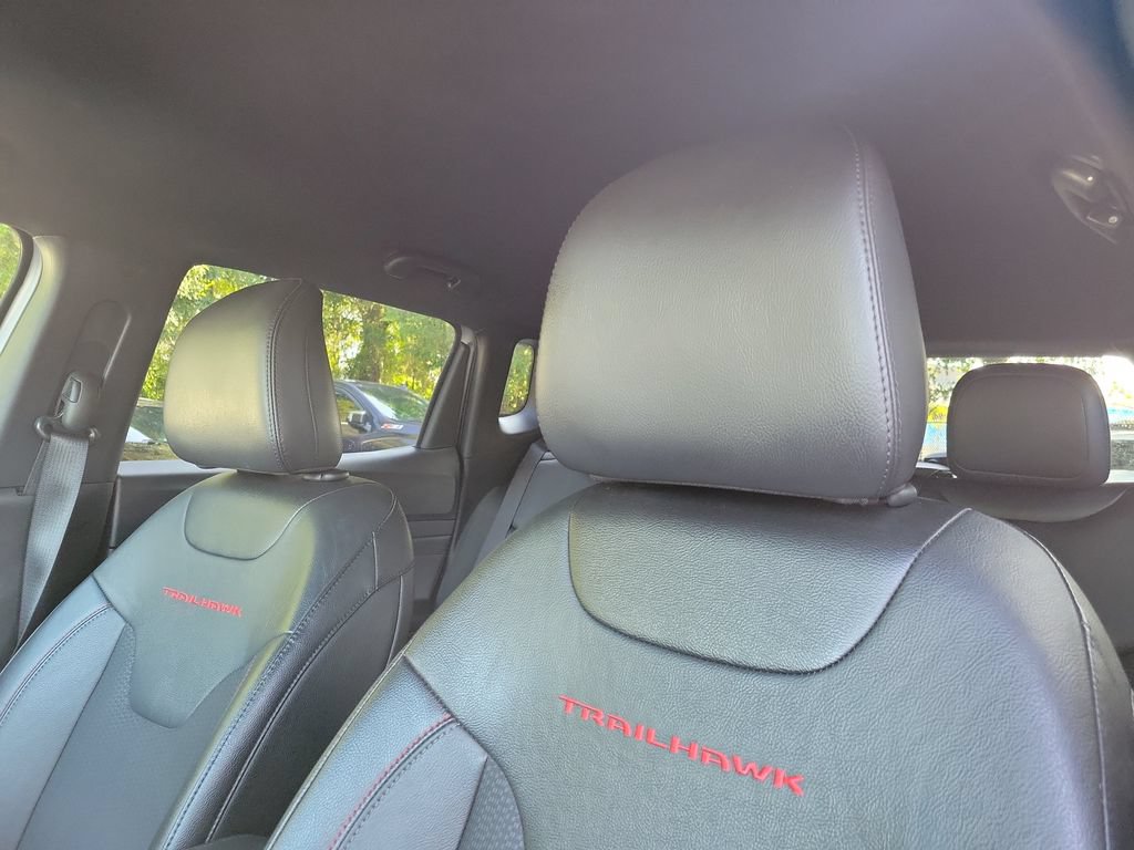 Used 2024 Jeep Compass Trailhawk AWD/4WD image 25
