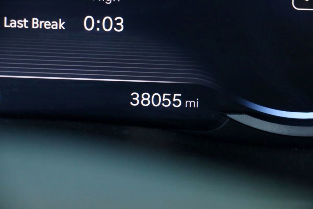 Used 2023 Genesis GV70 2.5T w/ Advanced Package image 10